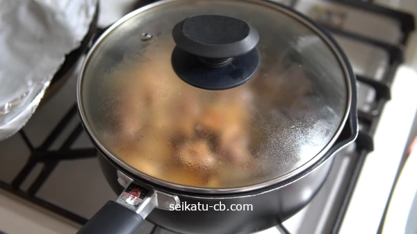 鍋にふたをして10分煮込む