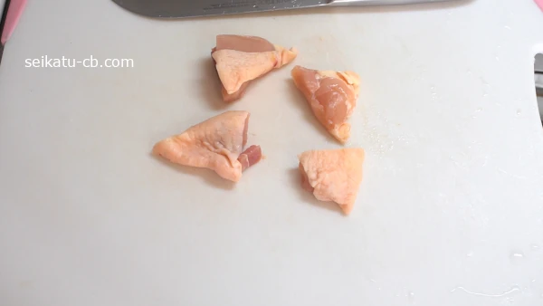 �ܤ�����򥫥åȤ���