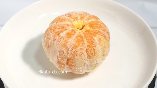 皮をむいて冷凍したみかん