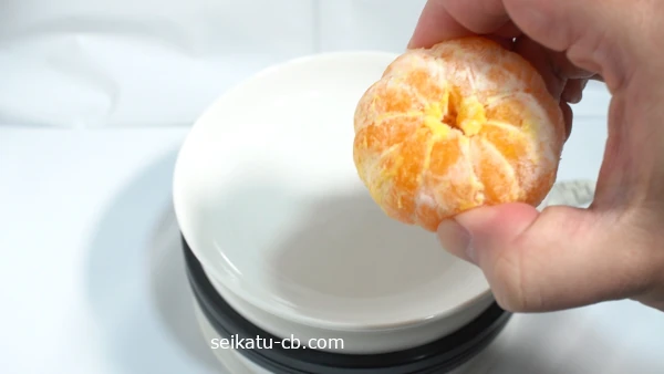 皮をむいて冷凍して常温解凍したみかん