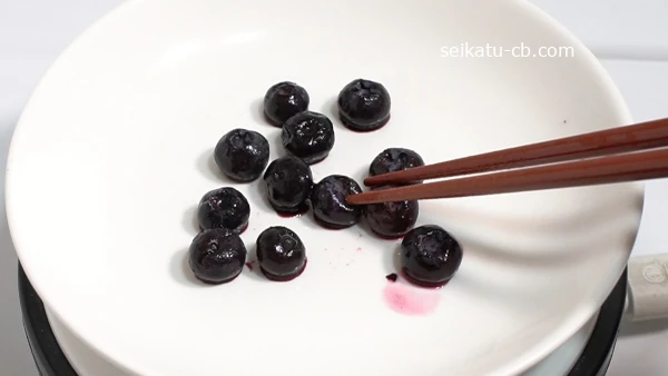 解凍した冷凍ブルーベリー