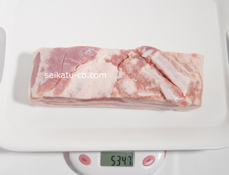 豚バラ肉スライス1枚の重さは534.7g