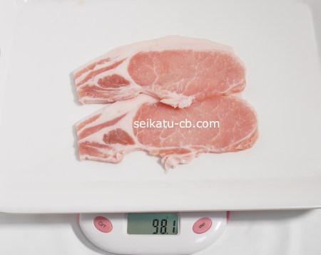 豚ロース肉薄切り100g分の分量