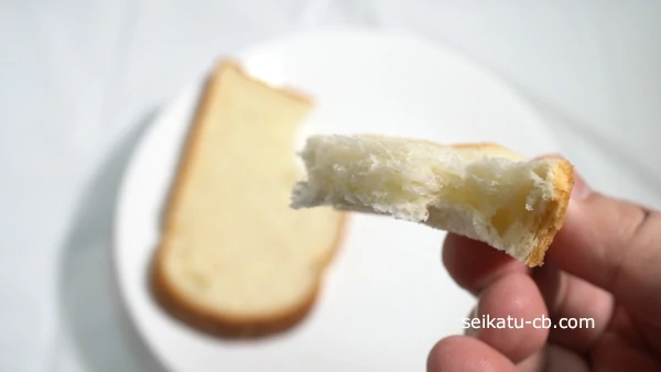 手でちぎった価格の高い食パン