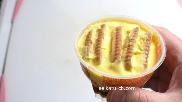 ビスケットを差し込んで1日たったプッチンプリン